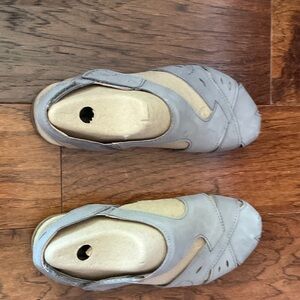 Earth Origins Kids Gray Sandals